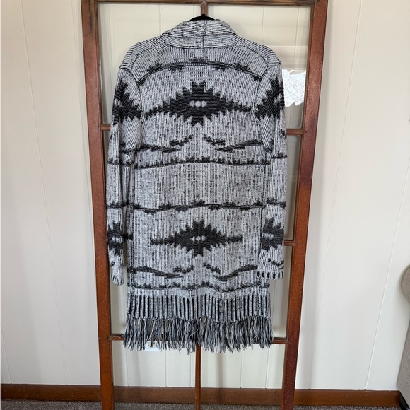 BB Dakota Black & Gray Aztec Pattern Cardigan Sweater w/ Fringe Detail - Small - Picture 5 of 5